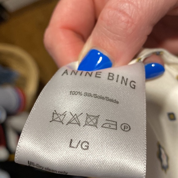 Anine Bing blouse silk long sleeve Esther pattern tie too in champagne. - Picture 8 of 8